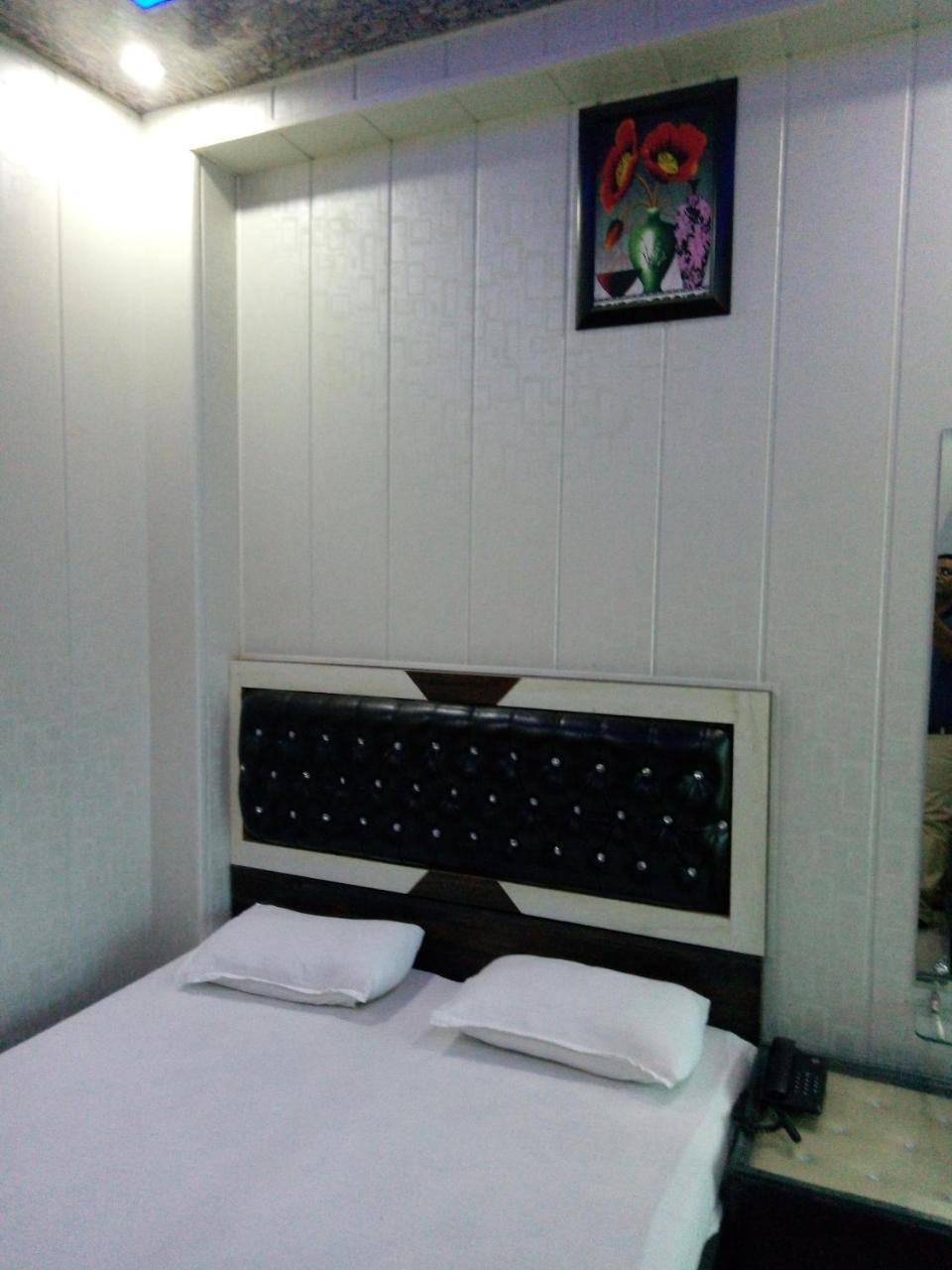 Hotel Sunrise Orai Exterior photo